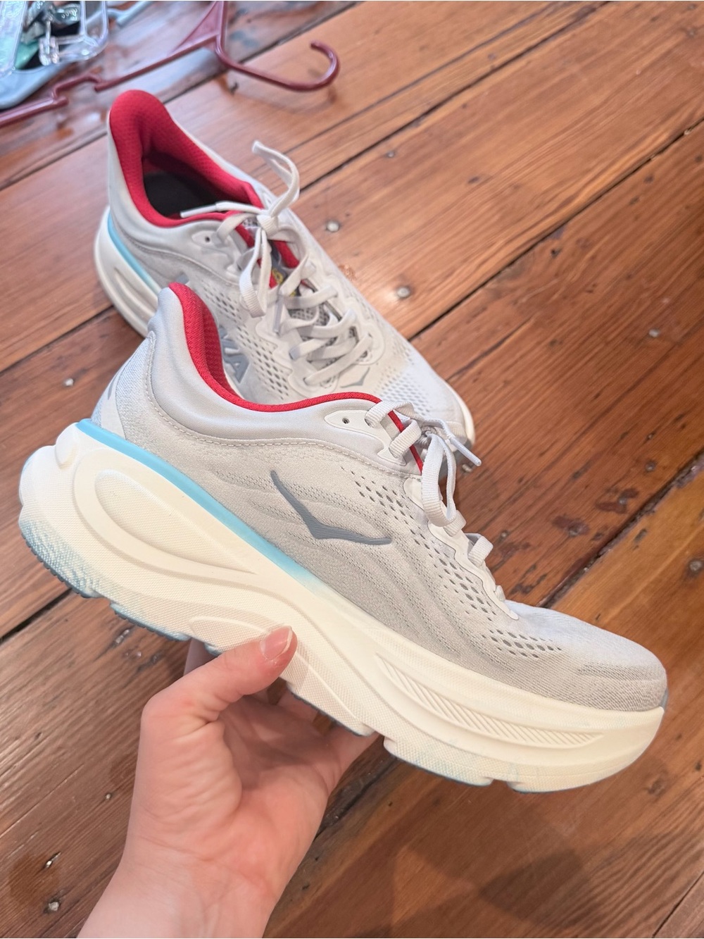 HOKA Bondi 9 Women’s Running Shoes Size 8 – White/Blue/Red
